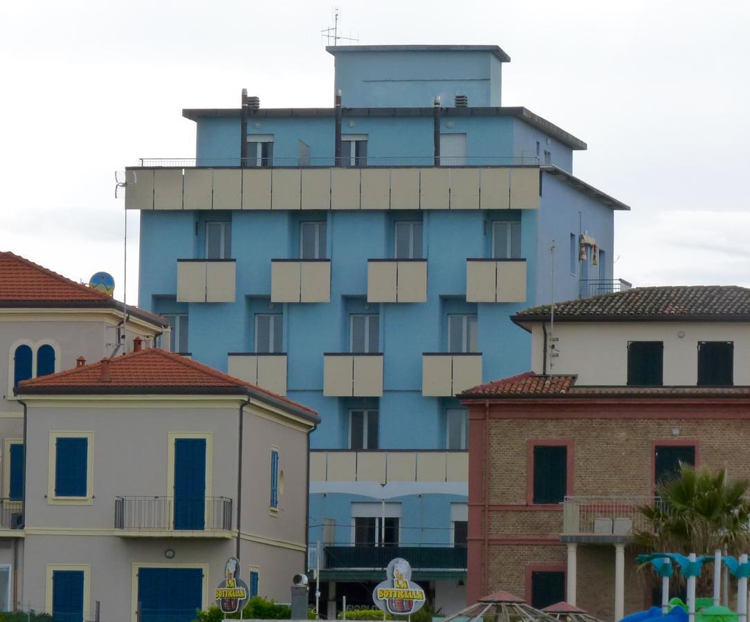 Residence Doral Rimini Exteriör bild